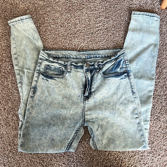 BDG HR Twig Ankle Jean with Acid wash - Picture 2 of 5